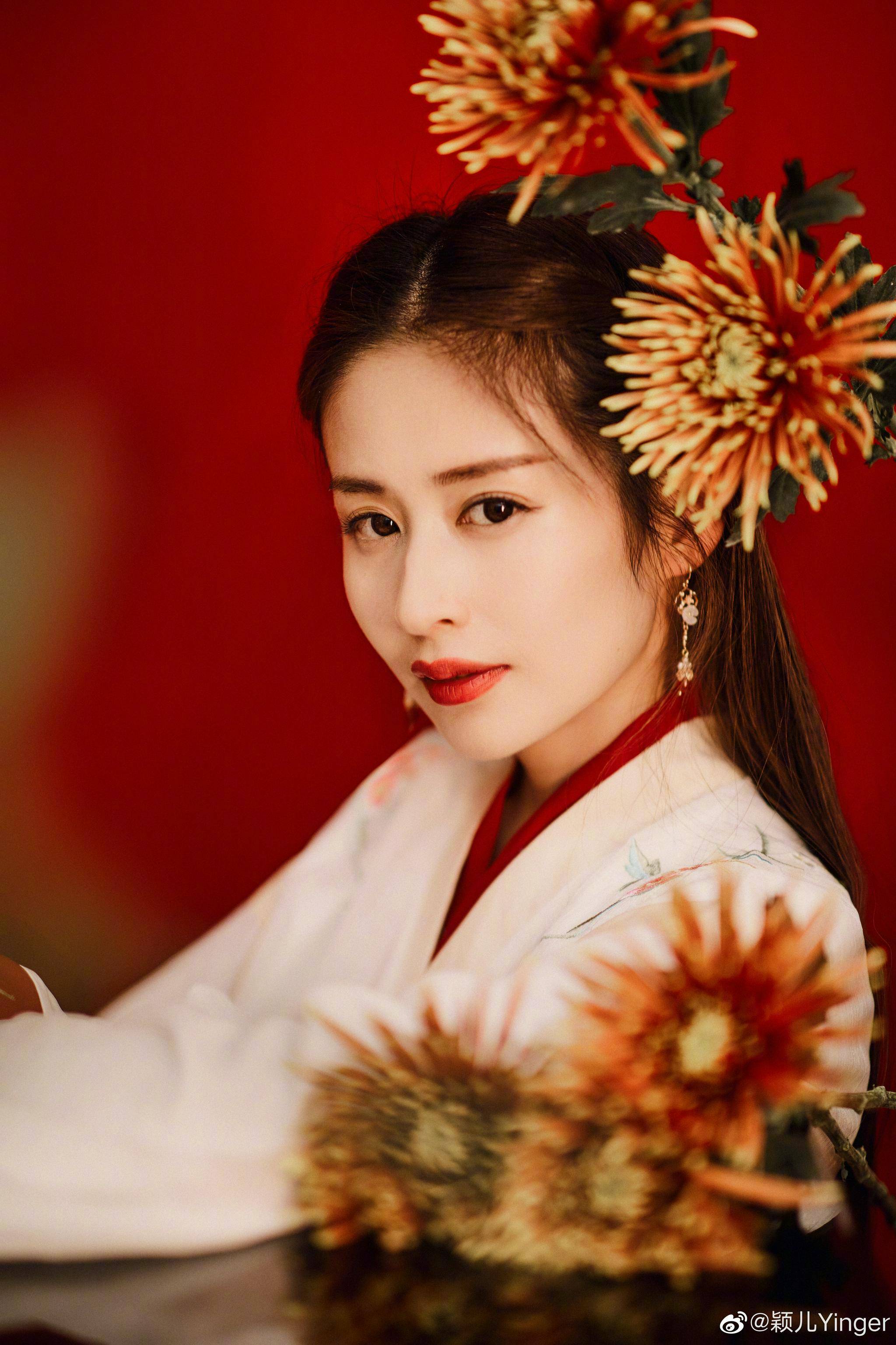 颖儿古韵国风大片曝光 眉眼如画眸光温柔_评价_网友_身后