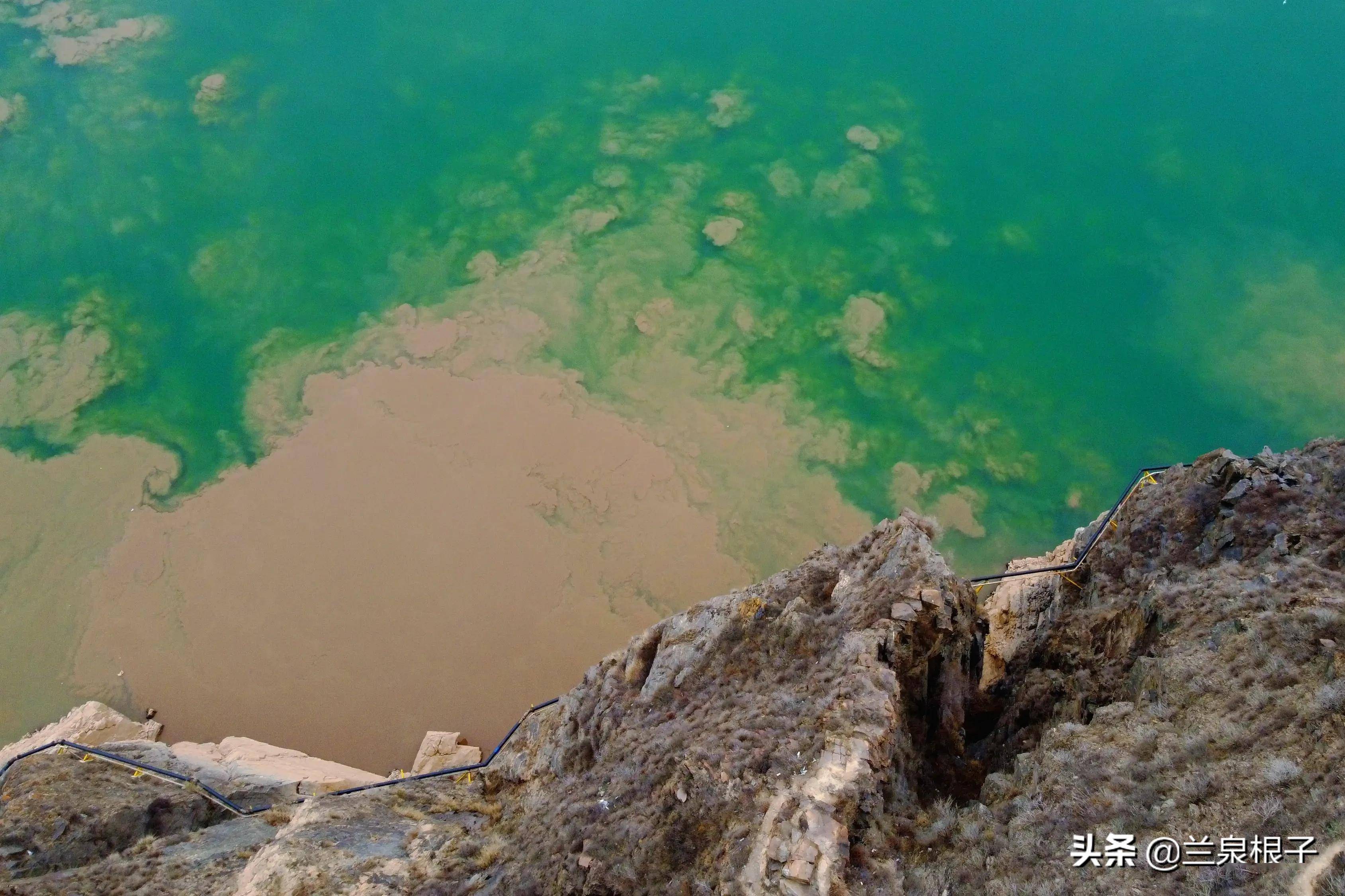 二龙戏珠景色优美临夏地质公园龙汇世界河流景观带