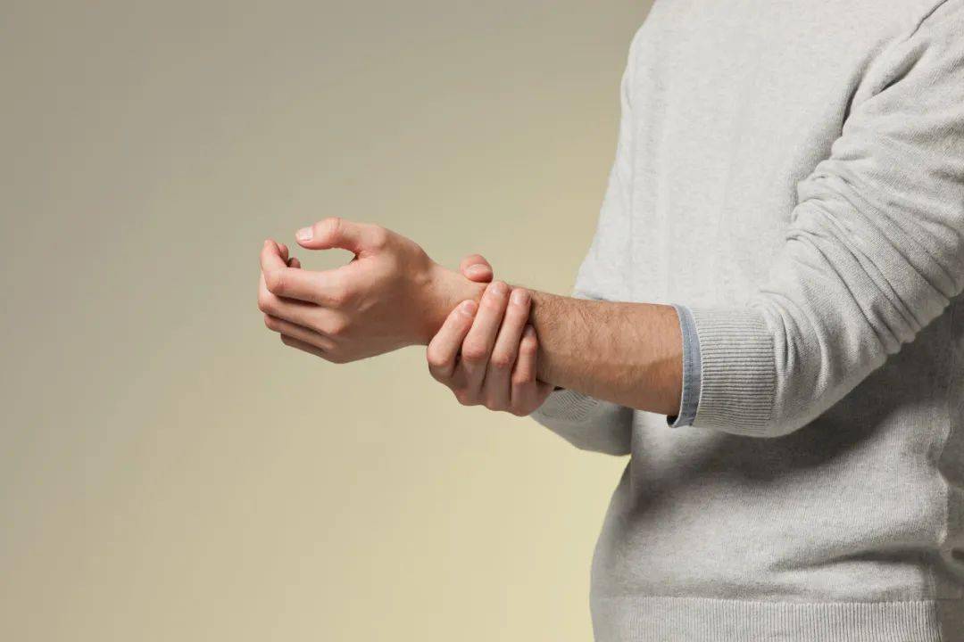 风湿漫谈 | 哪哪都痛,是类风湿还是纤维肌痛在作祟?