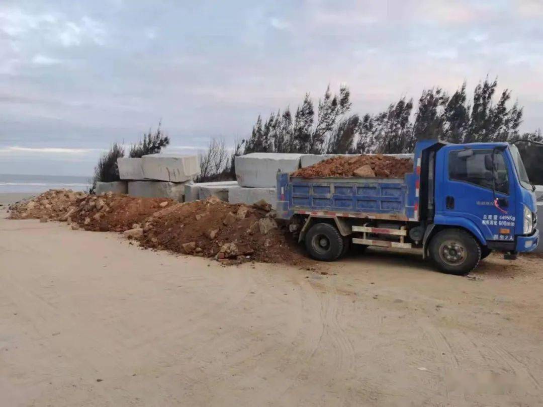 [注意] 惠安这辆渣土车随意倾倒建筑垃圾被抓现行.