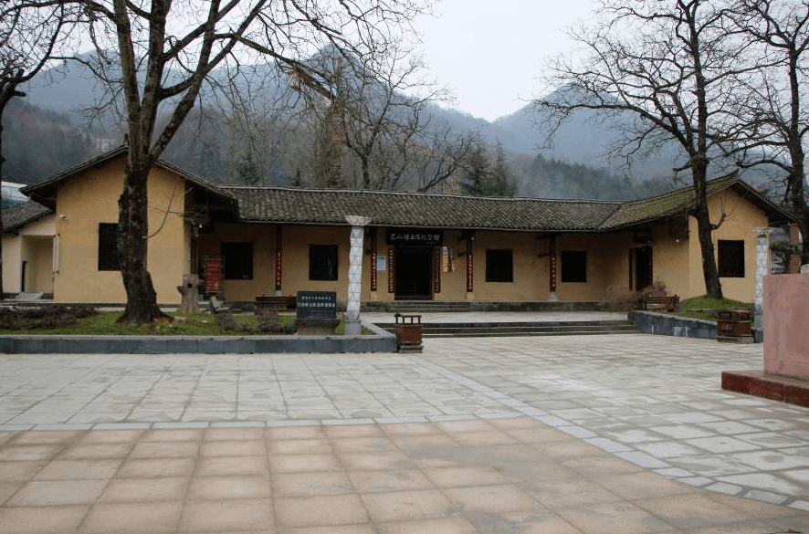 庆祝建党百年传承红色基因激扬藏蓝风采岳文川