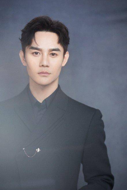 王凯又没得奖,侯鸿亮又要挨骂?_父母_工作_毕业