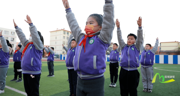 练好八段锦第八式 0c91db8c38d74eb99e3d5919f306b908.png