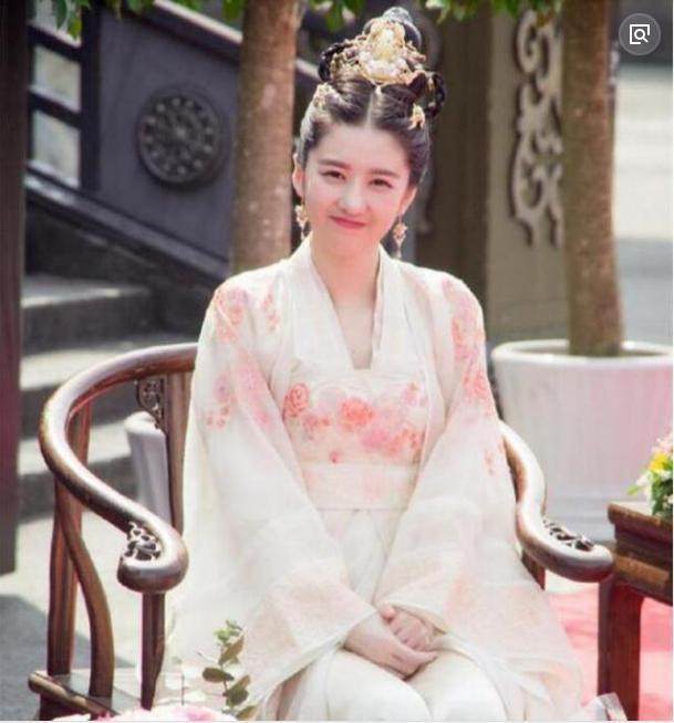 万茜_银容_剧情