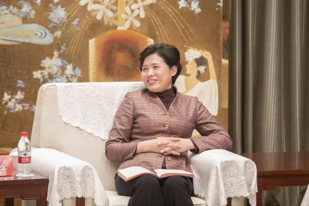 抢鲜看李琦拜会荆州市委副书记市长周志红