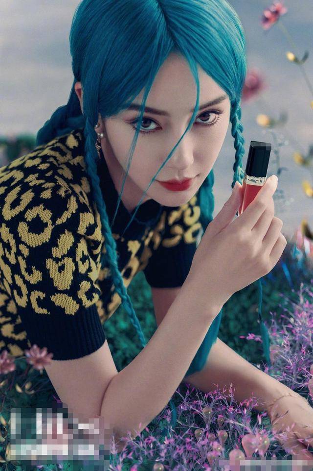 angelababy人鱼姬造型曝光首次挑战蓝色头发美成动漫女神