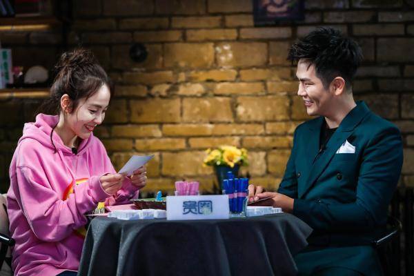 张佳宁与老舅张晓龙展现暖心日常畅谈演艺道路上的悲喜历程