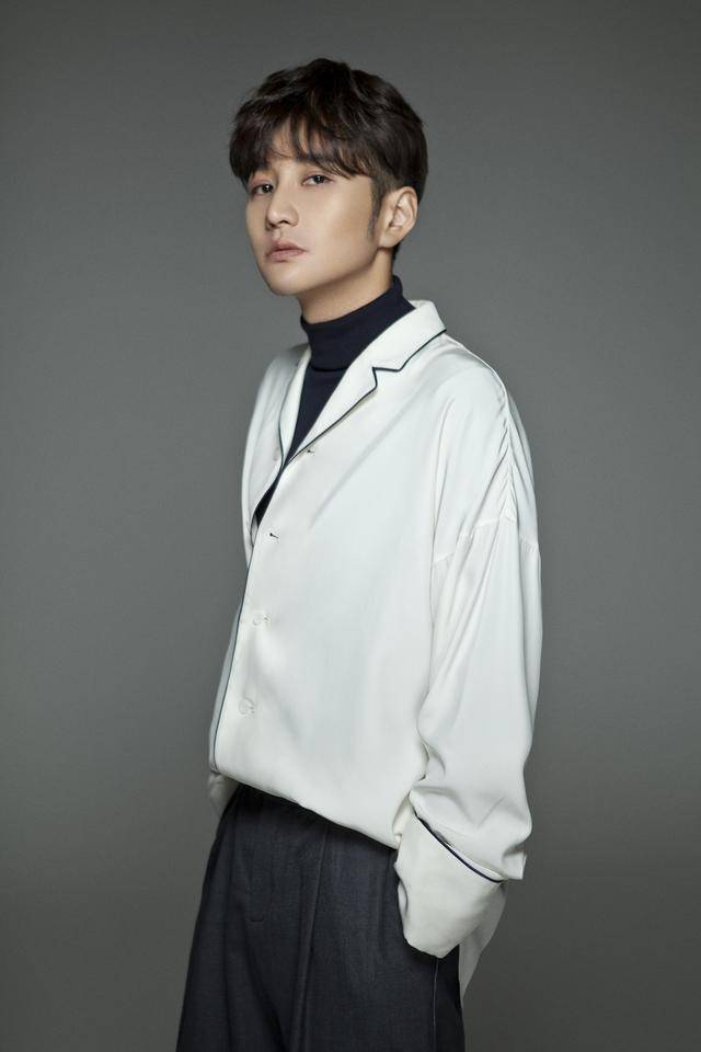 蔡俊涛化身王牌先生王牌对王牌重温新白娘子传奇