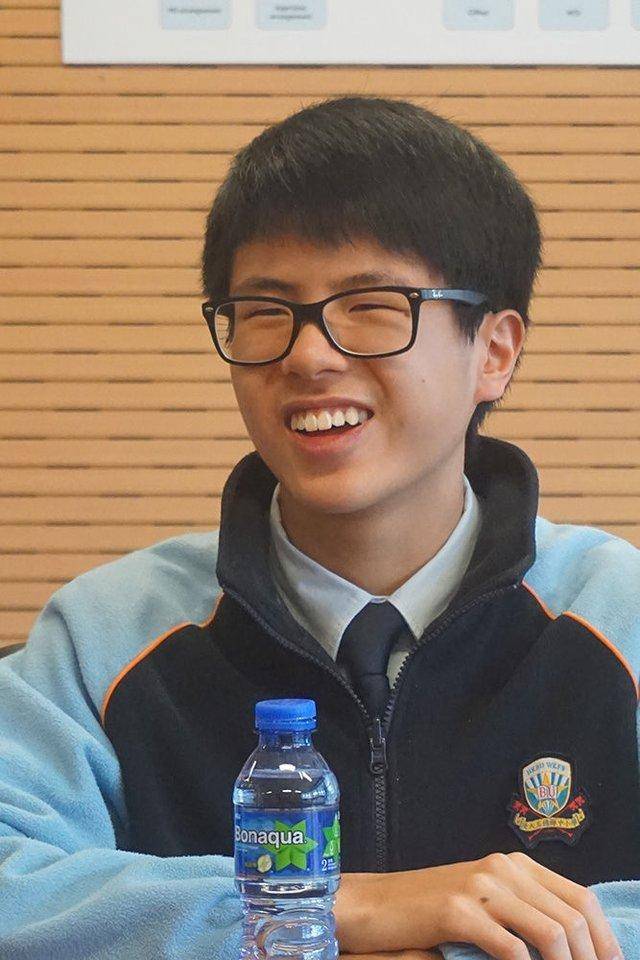 刘昊然跟牛津大学神童撞脸连佟丽娅都调侃两人长得太像了