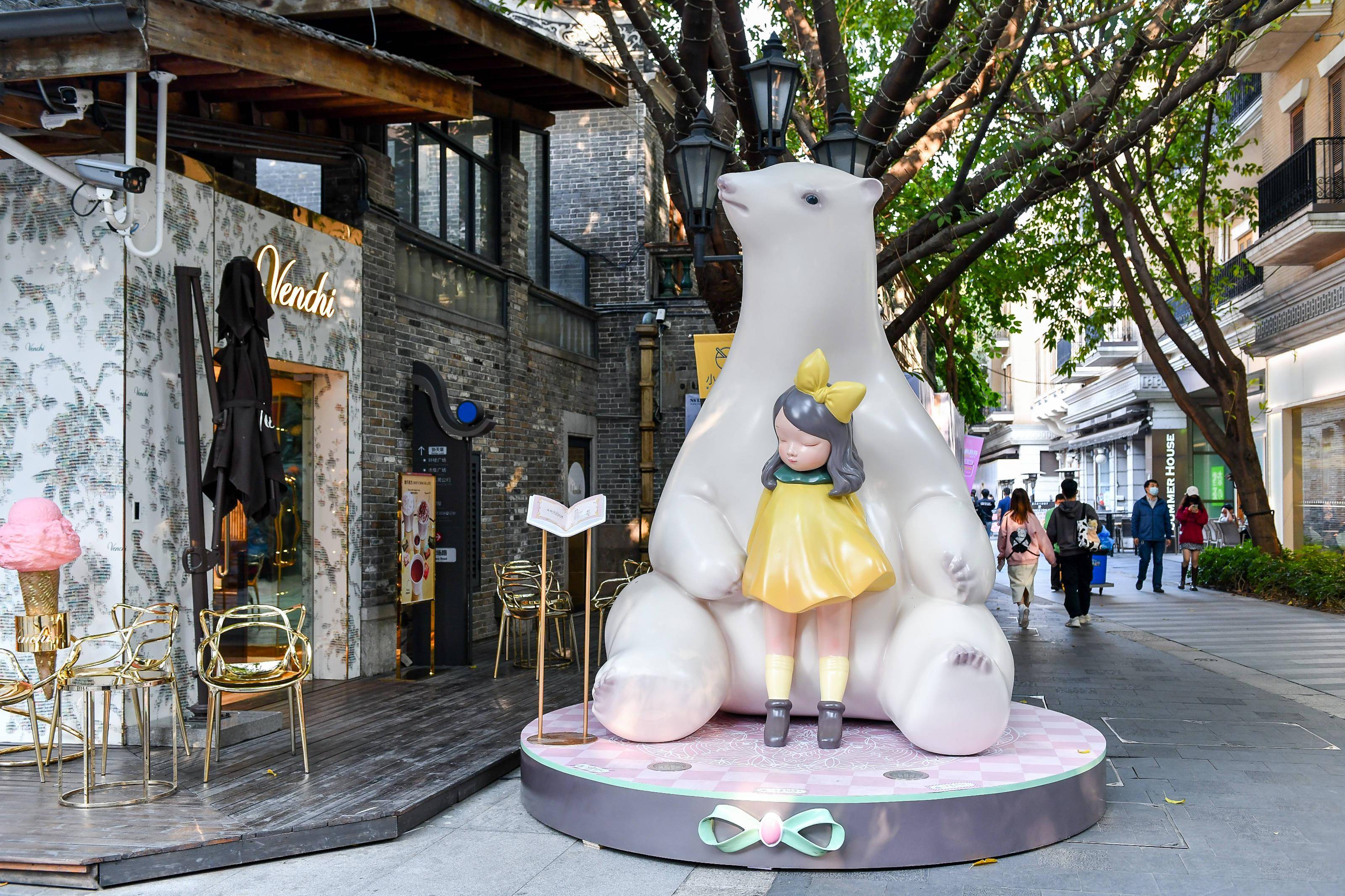 白夜童话佛山首展梦幻开幕_岭南_天地_贾晓鸥