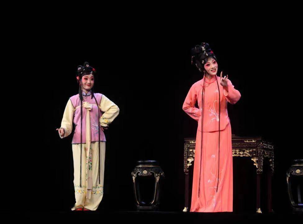 小剧场大码头梨园戏陈三五娘浓郁闽南风情里看有情人终成眷属