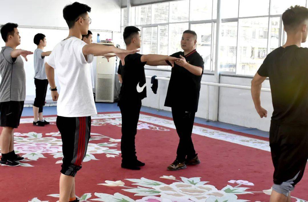 咸丰县李爱民荣获全国文化和旅游系统先进工作者称号