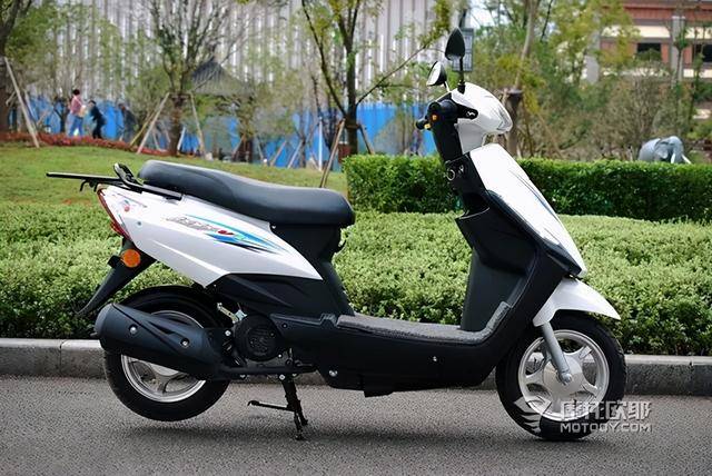 不过在如今,肯做50cc已经不易,肯升级国四值得夸奖.