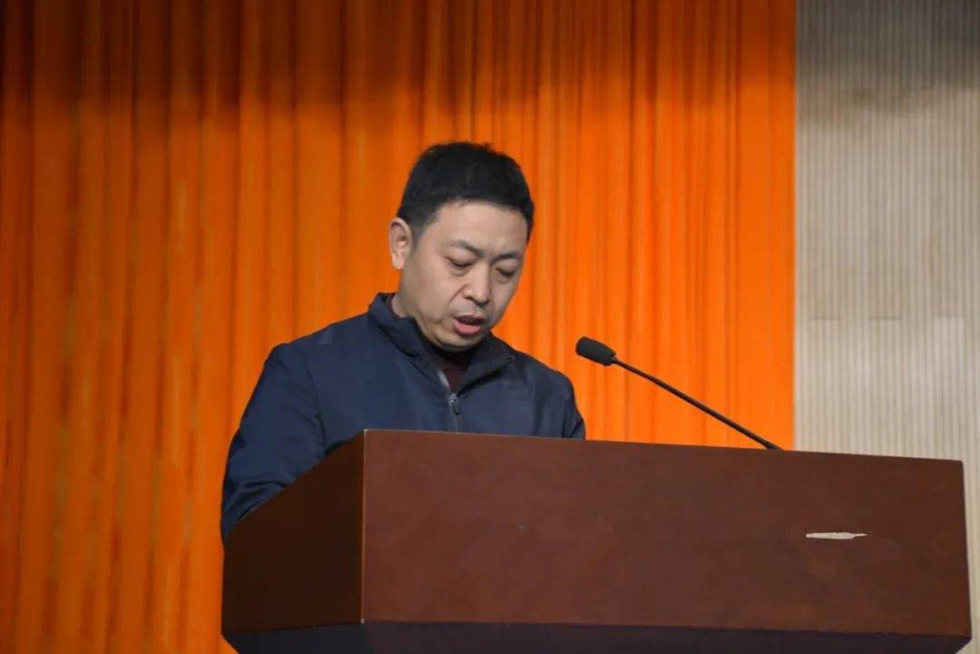 县委常委,政法委书记李学良同志对《"三零"创建工作若干措施》进行