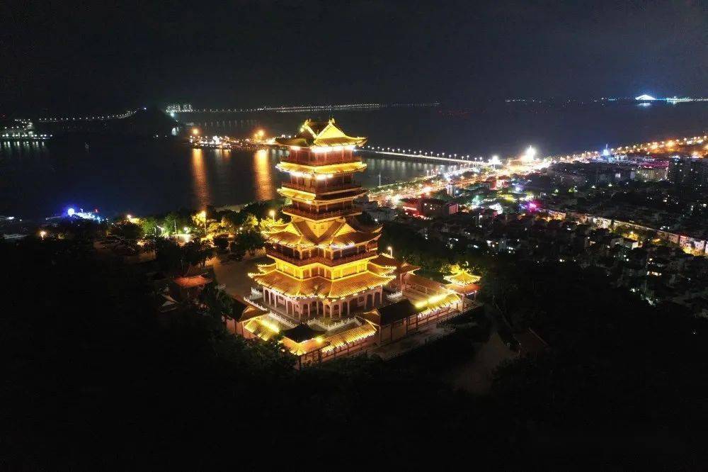 也太美了吧防城港夜景上新流光溢彩灿若星河