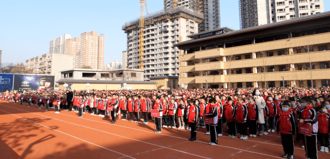 女子巅峰赛大师走进西安远东二小热心撒播国象种子