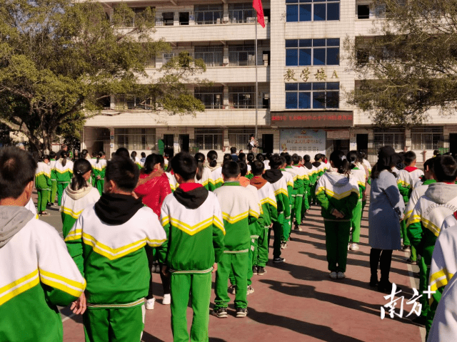 清远市清城区飞来峡镇开展国防主题教育课