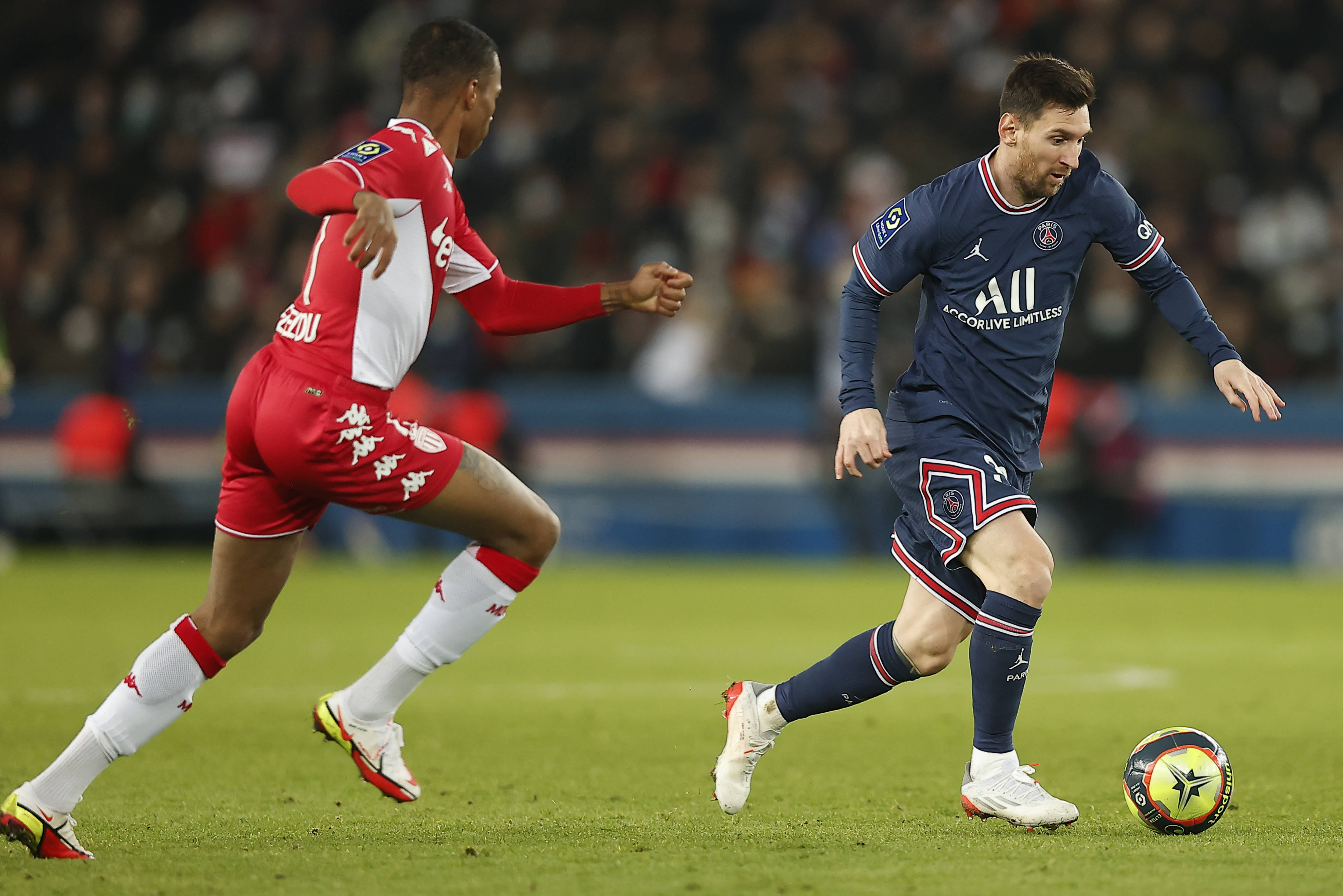 足球——法甲:巴黎圣日耳曼胜摩纳哥_比赛_球员_姆巴佩