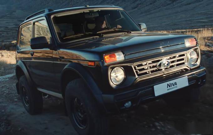 拉达niva配置大幅升级搭17l引擎越野性能大涨