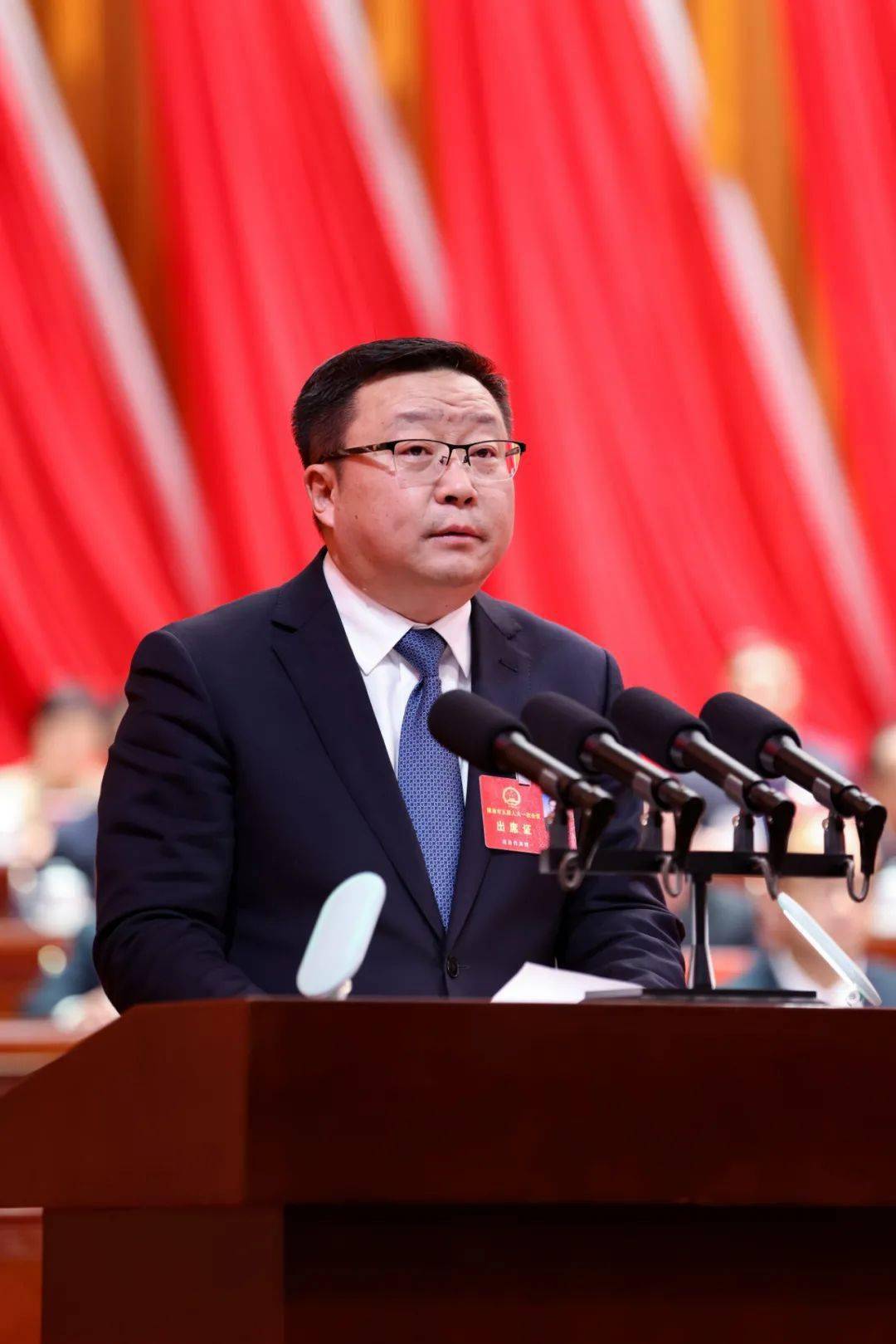 选举我担任陇南市人民政府市长,这是各位代表对市政府一班人和我本人