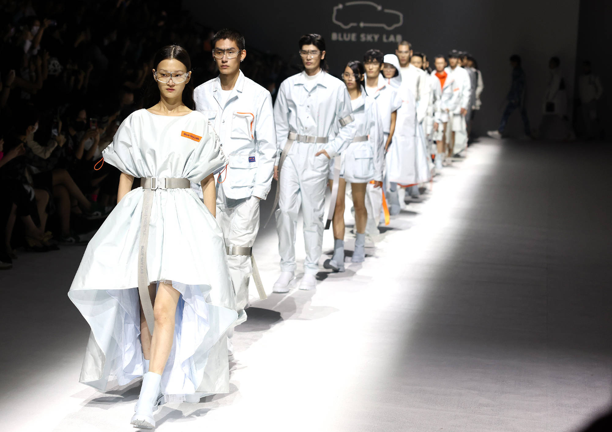 社会上海时装周发布环保品牌blueskylab系列时装