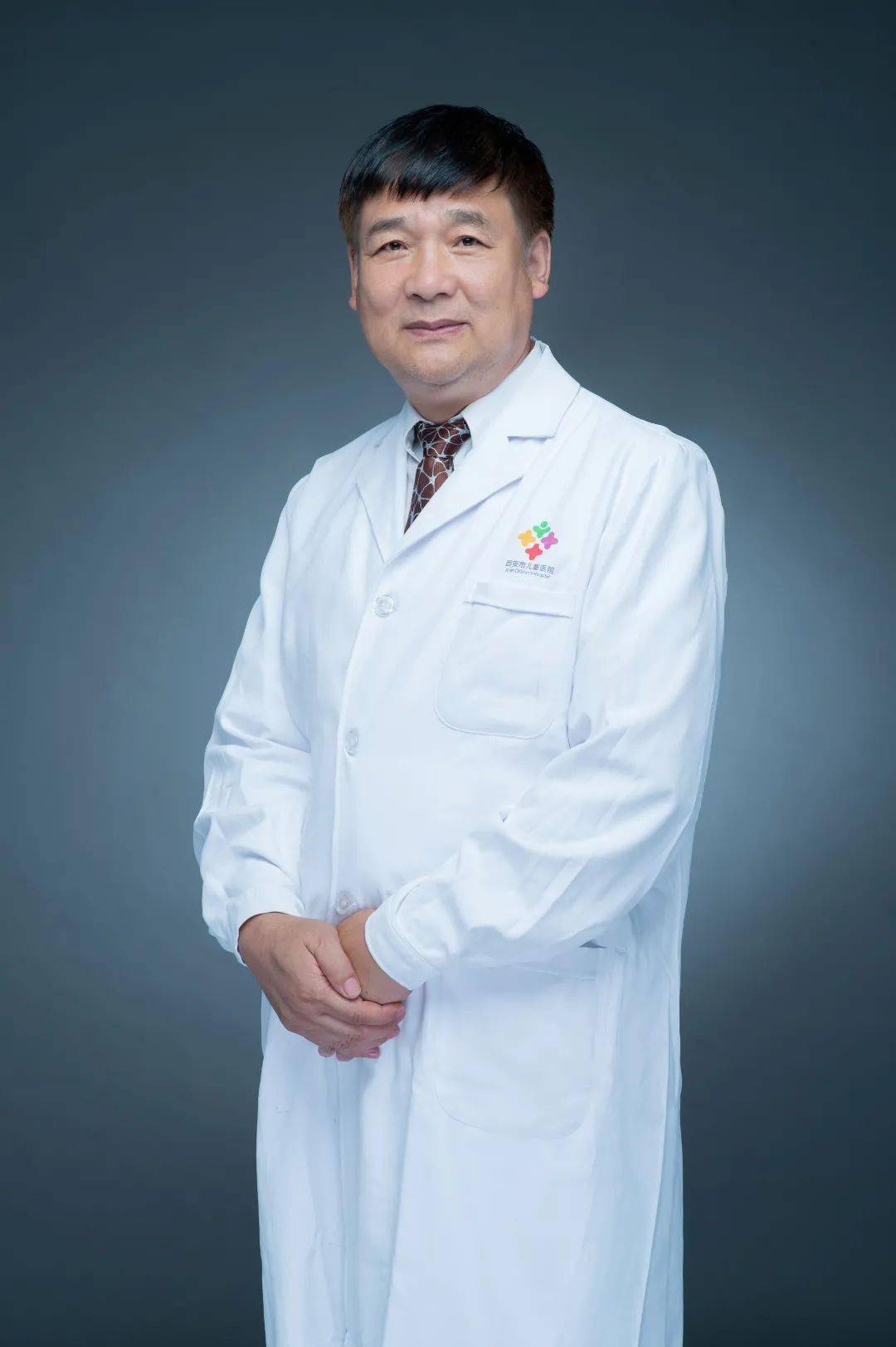 儿医名医榜26中西医结合科主任张金虎一切为了患儿为了患儿的一切