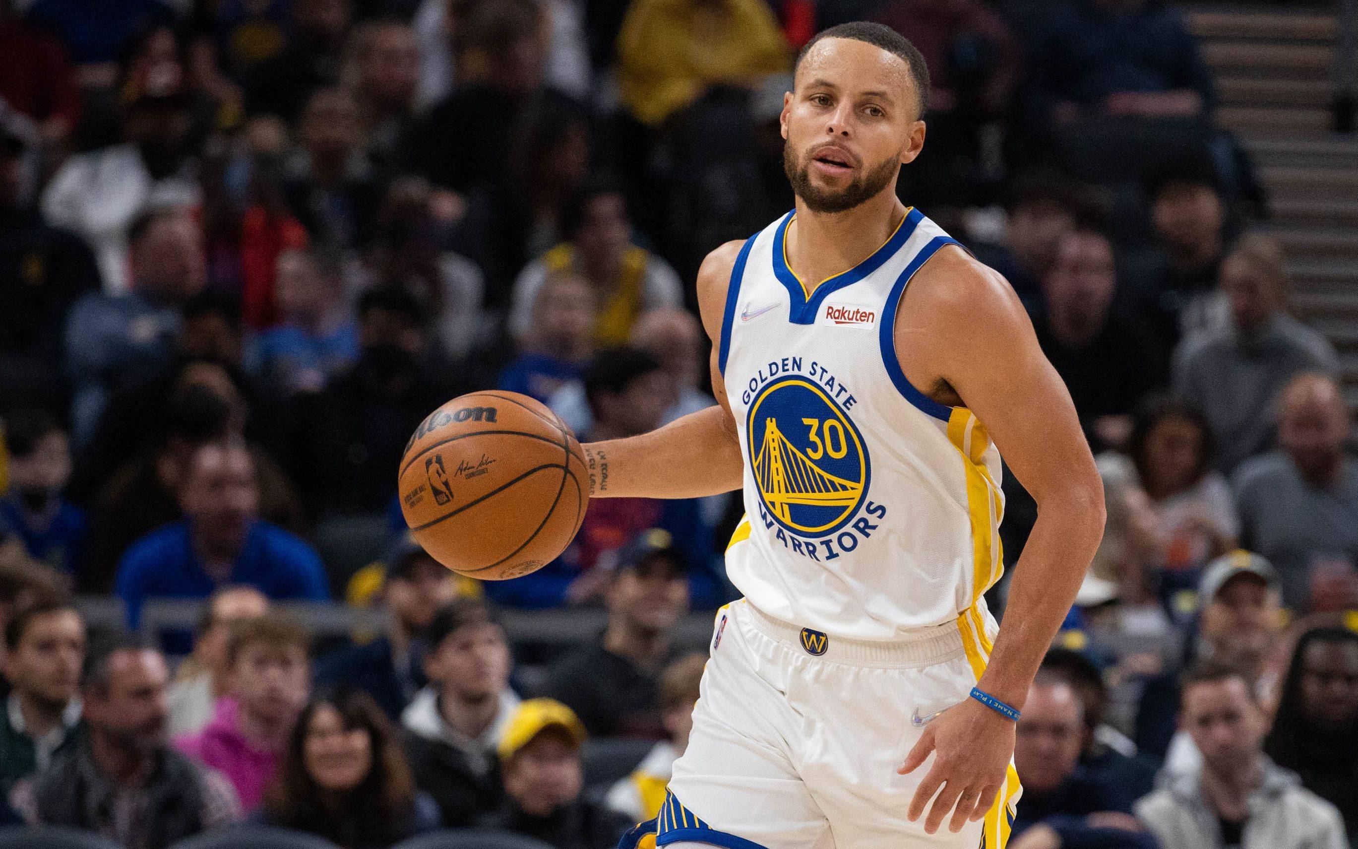 12月14日,nba常规赛迎来一场焦点战,勇士客场102比100险胜步行者,库里