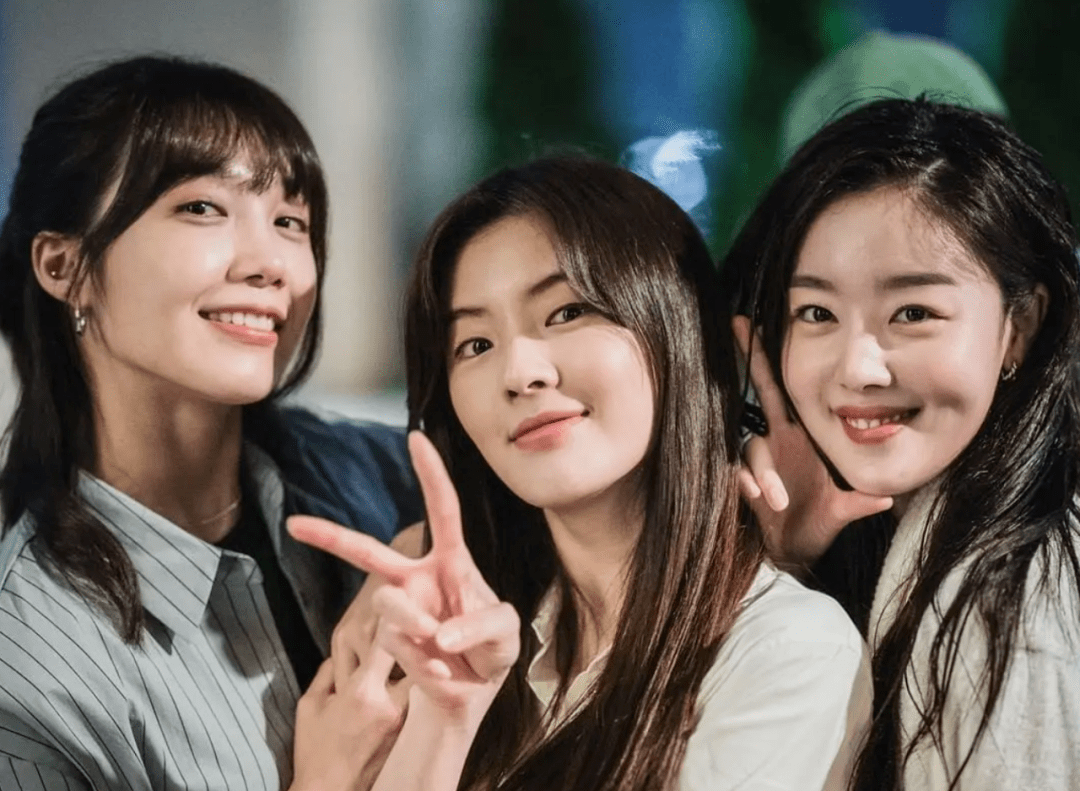 世真|9.1分女性剧，她们又疯又治愈！