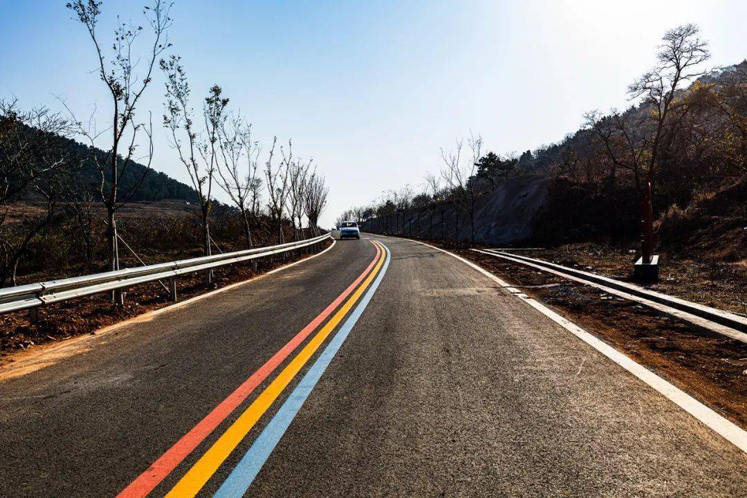 贛榆抗日山彩虹步道帶火紅色遊