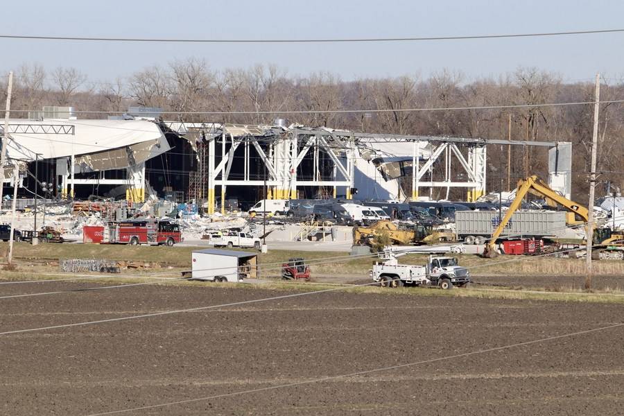 andU.S. tornado fatalities reach 88, more federal help announced