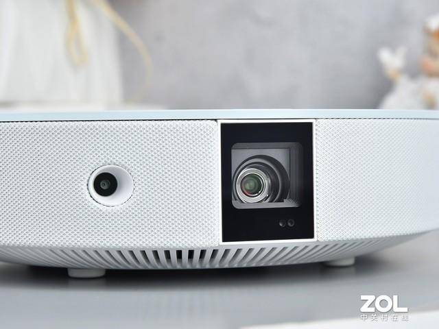 坚果g9s内置了几个喇叭