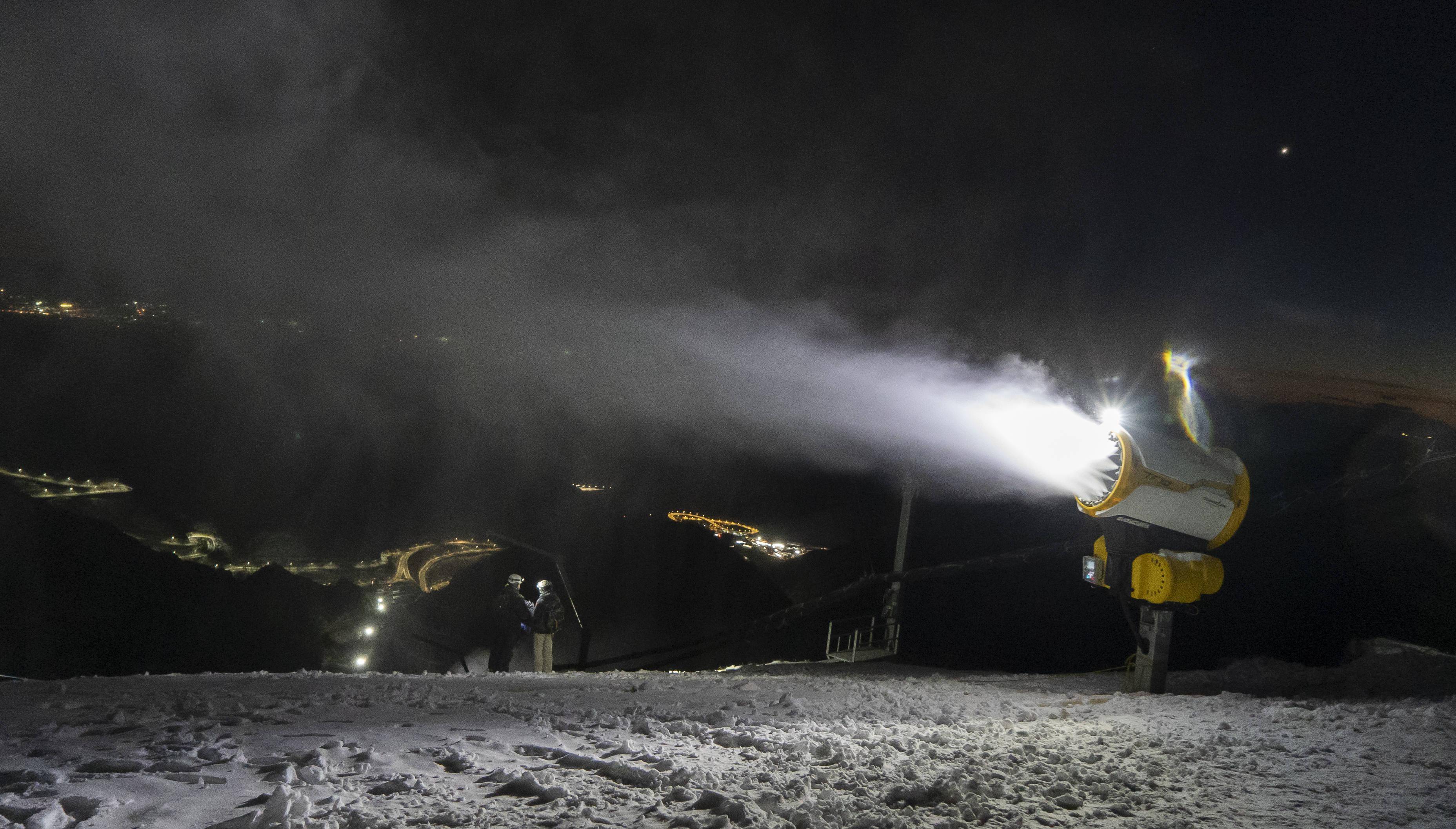 冬奥|冬奥倒计时50天｜中国制造准备好了！精细造雪，装备升级