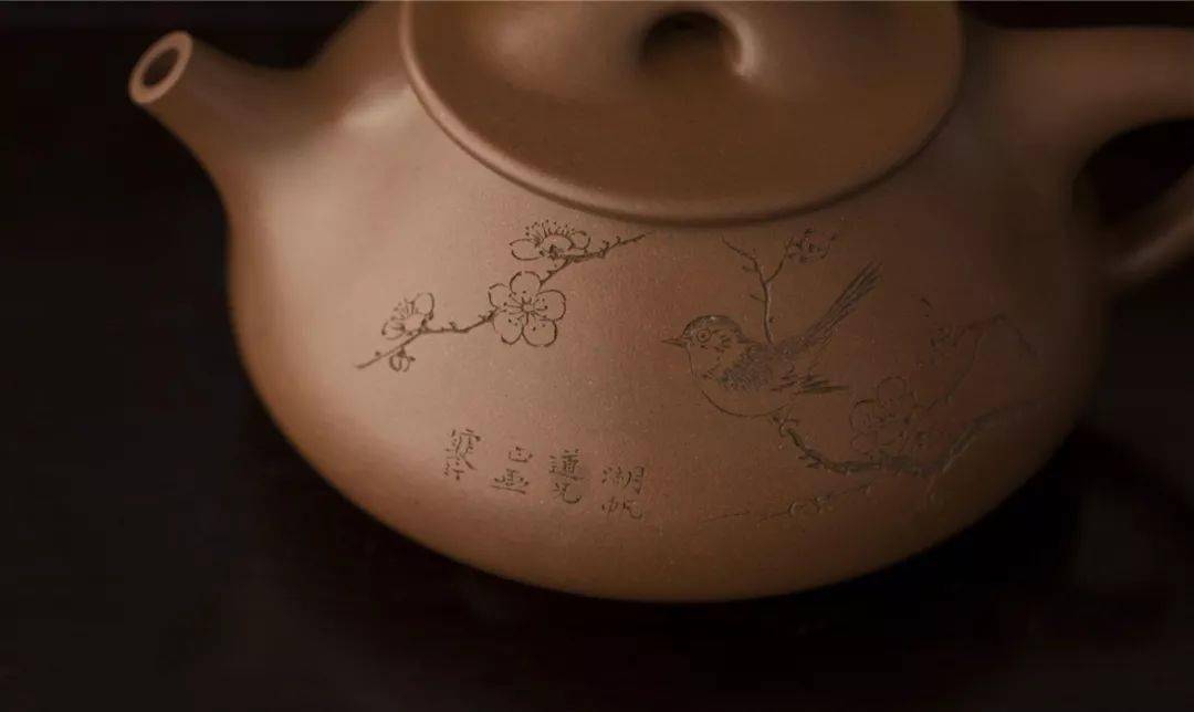 中国古美術・清水泥神猿献寿紫砂壺・底款：顧景舟、范曾・紫砂壺・急須・茶壺・茶道具 中国古美術・清水泥神猿献寿紫砂壺・底款：顧景舟、范曾・紫砂壺