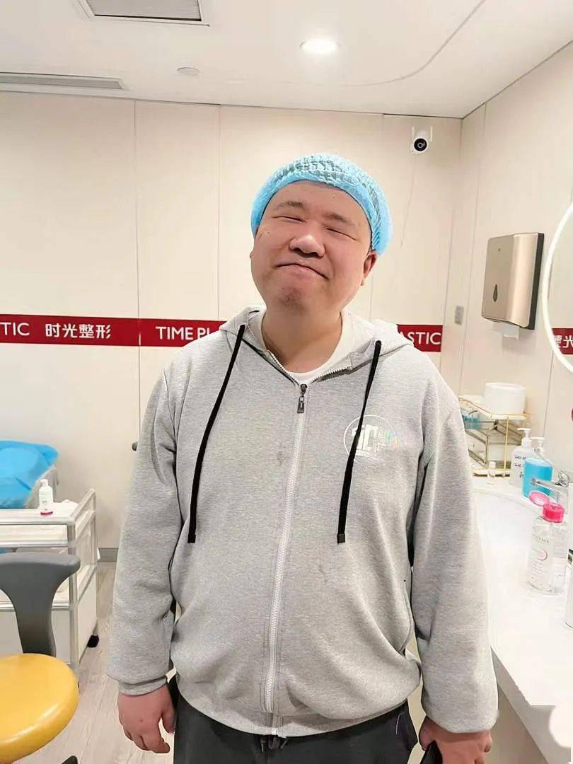 孙哥要整容祛"尸斑"?兔兔:这么贵的针,打他脸上浪费了!