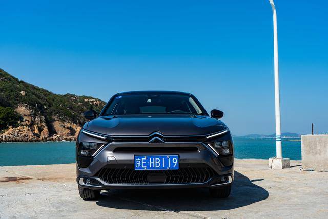 试驾雪铁龙凡尔赛扭力梁phc动态底盘过弯极限有多高