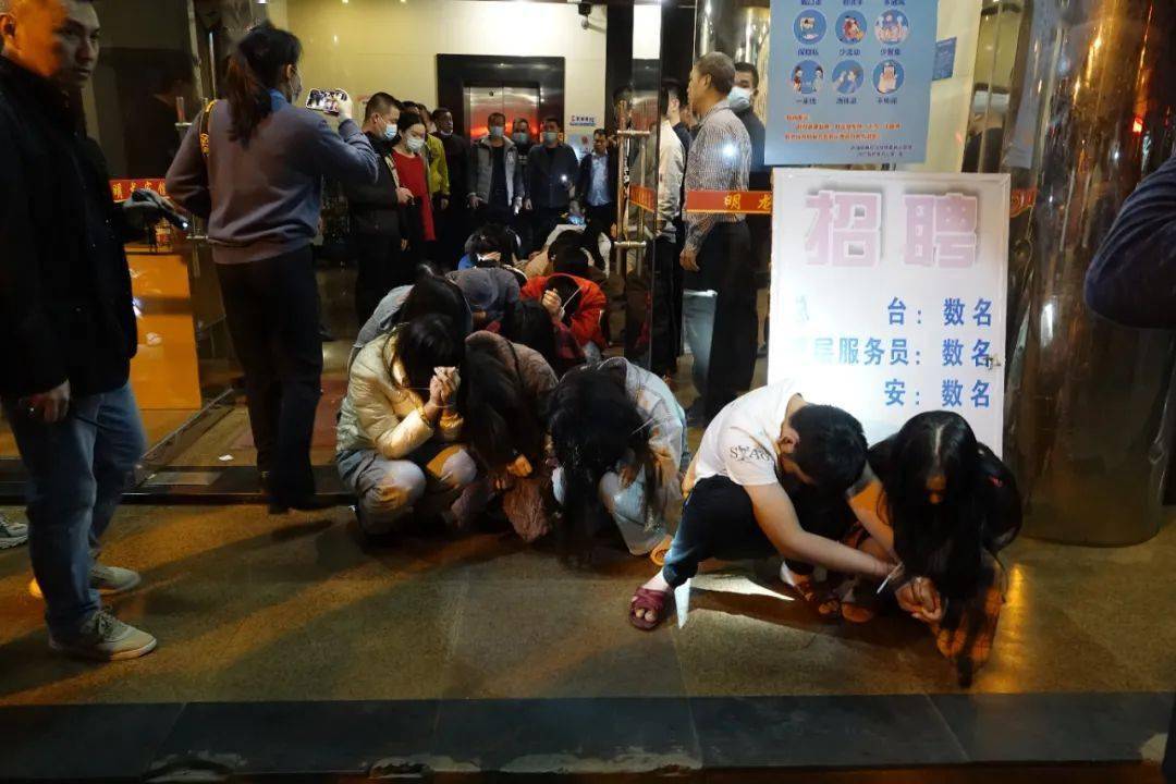 抓获17人徐闻警方再捣毁一涉黄窝点