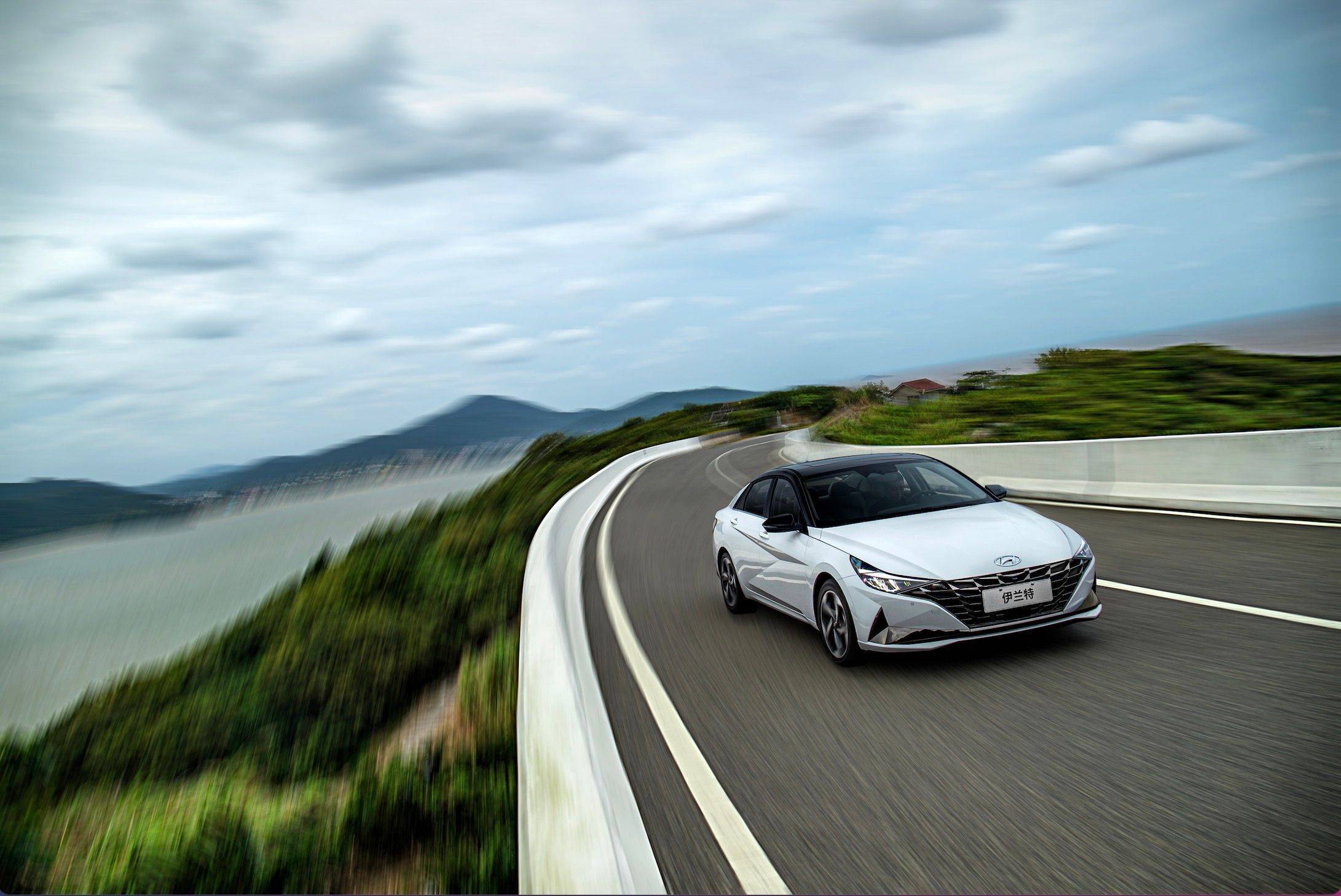 想要管理车辆更轻松第七代伊兰特的bluelink了解一下