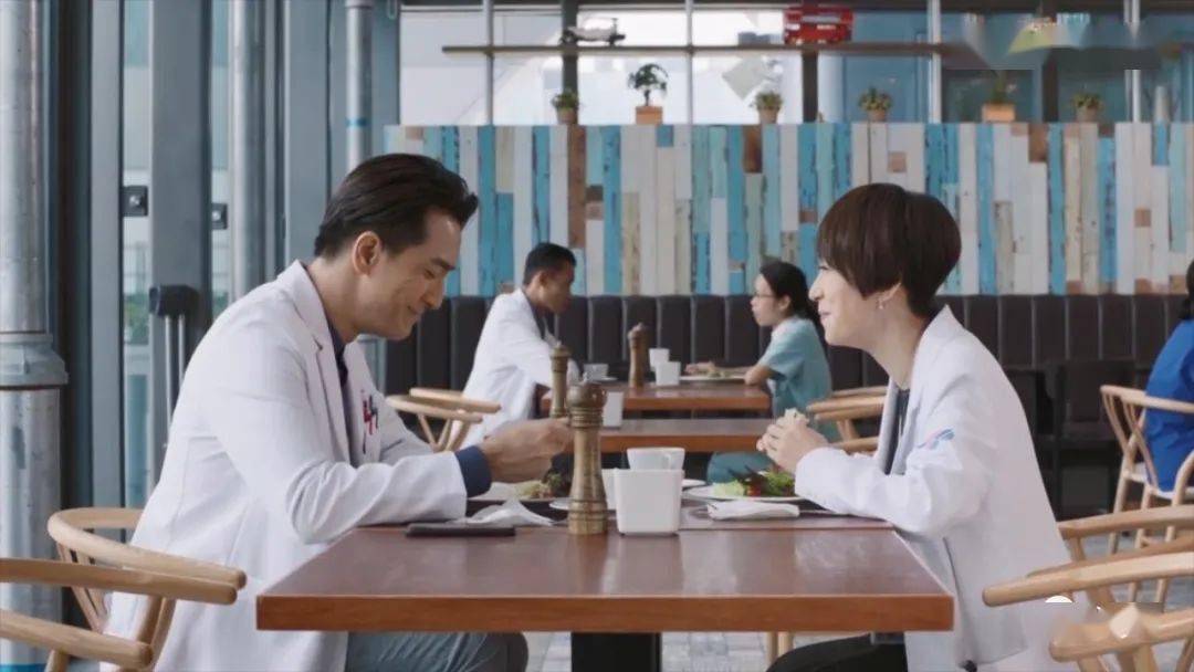 星空下的仁医 | 港剧医疗剧的趋警匪化_张一健_医生_马国明