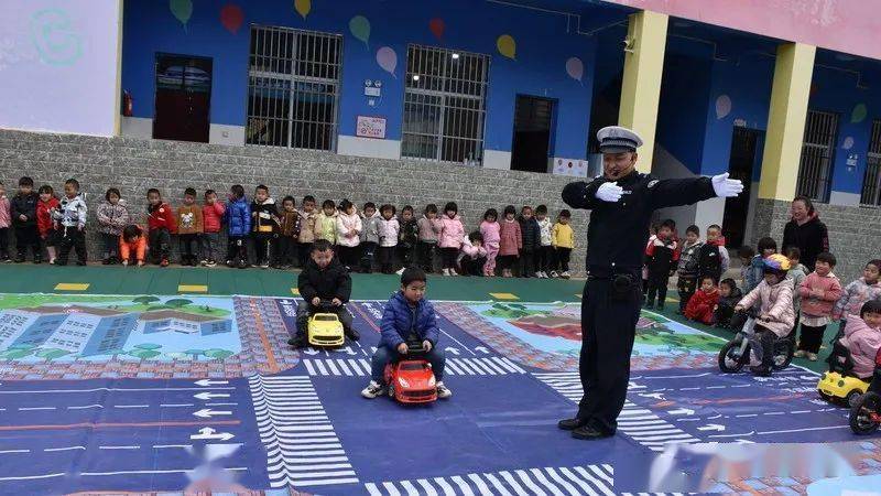 在法雨幼兒園,法雨幼兒園坡腳分園,宣傳民警根據學齡前兒童的認知程度