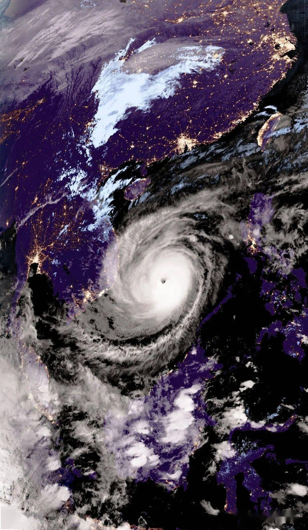 雷伊再上超强台风将靠近华南带来冬至台风雨并打破多项纪录