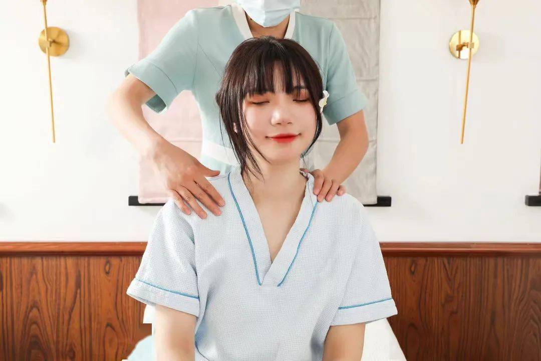 梅显龙艾灸推拿调理中心天潼路店于繁忙生活中体验片