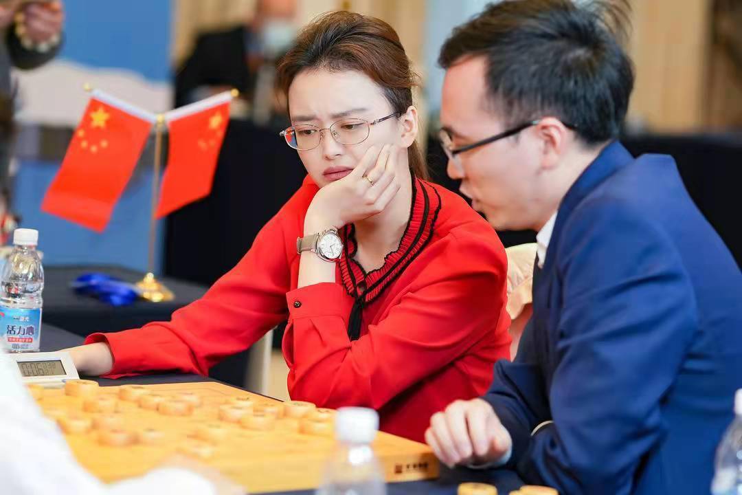 决赛|“铁血丹鑫”象棋双人赛夺冠 唐丹：感谢成都举办这样一个特别的比赛