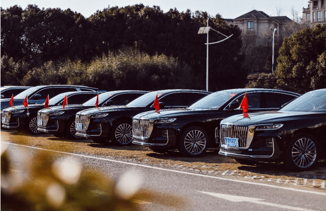 荣耀旗驭极致臻享合肥红旗礼宾车队成立仪式暨h9ehs9客户答谢会