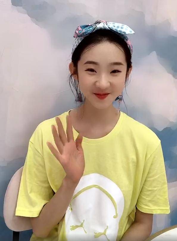 张艺凡仙女滤镜碎一地时代峰峻二公主到底从哪步棋开始走错