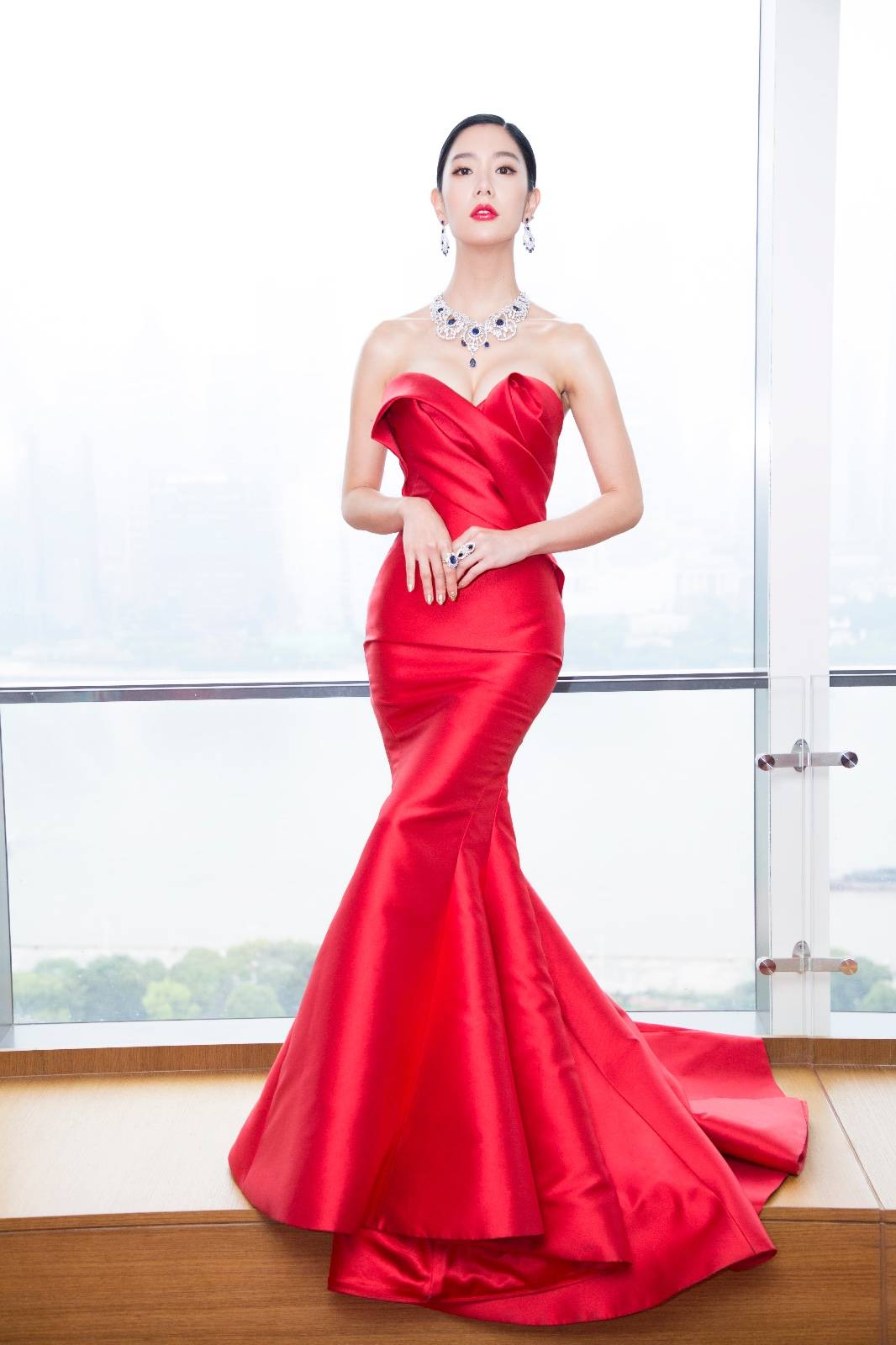 上海电影节时尚影响力盛典clara克拉拉获亚洲人气偶像大奖