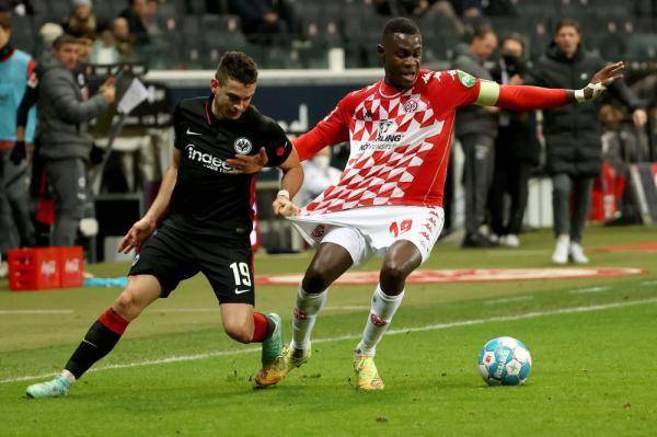 尼亞卡特|德甲：法蘭克福勝美因茨