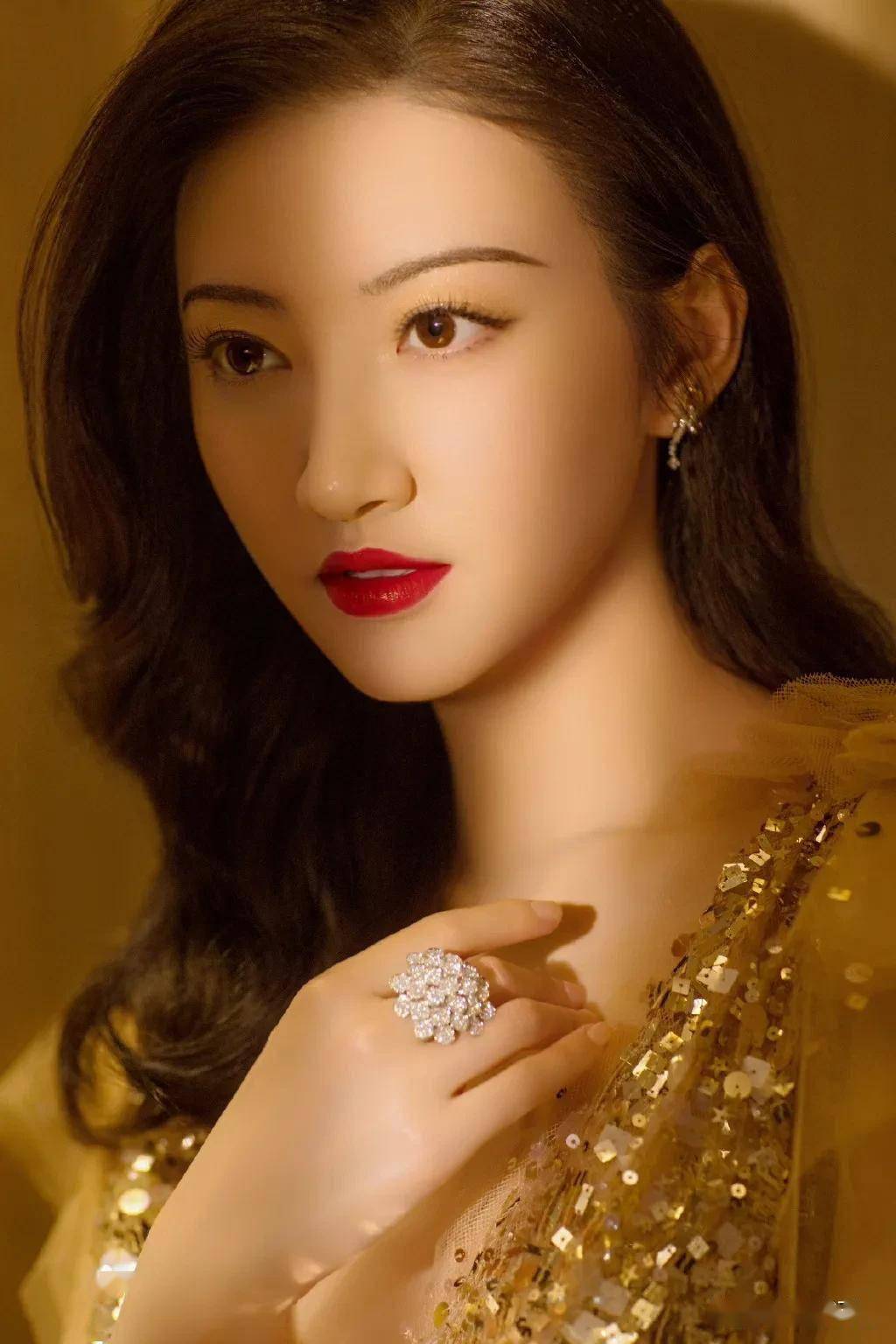 景甜气质高雅端庄大气