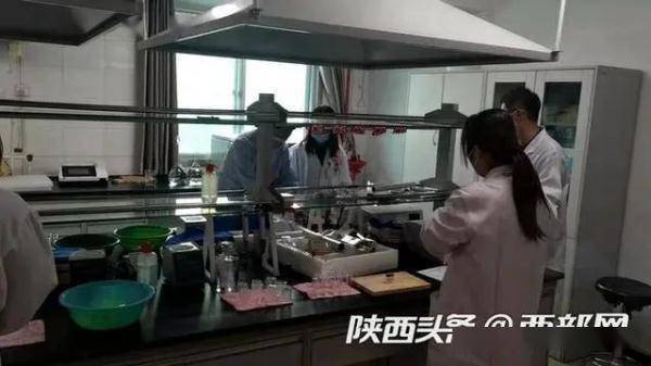 排泄物|出现发烧头疼需警惕！一地出现多例出血热患者！吃草莓会导致出血热？