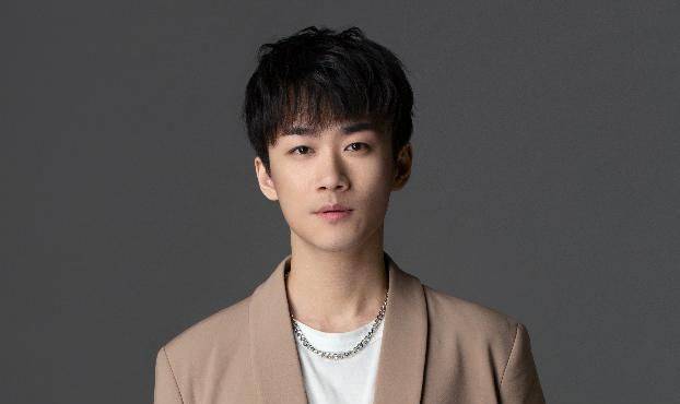 这是多狠战队老板psc超级杯nv老板不求人惨遭员工暴打