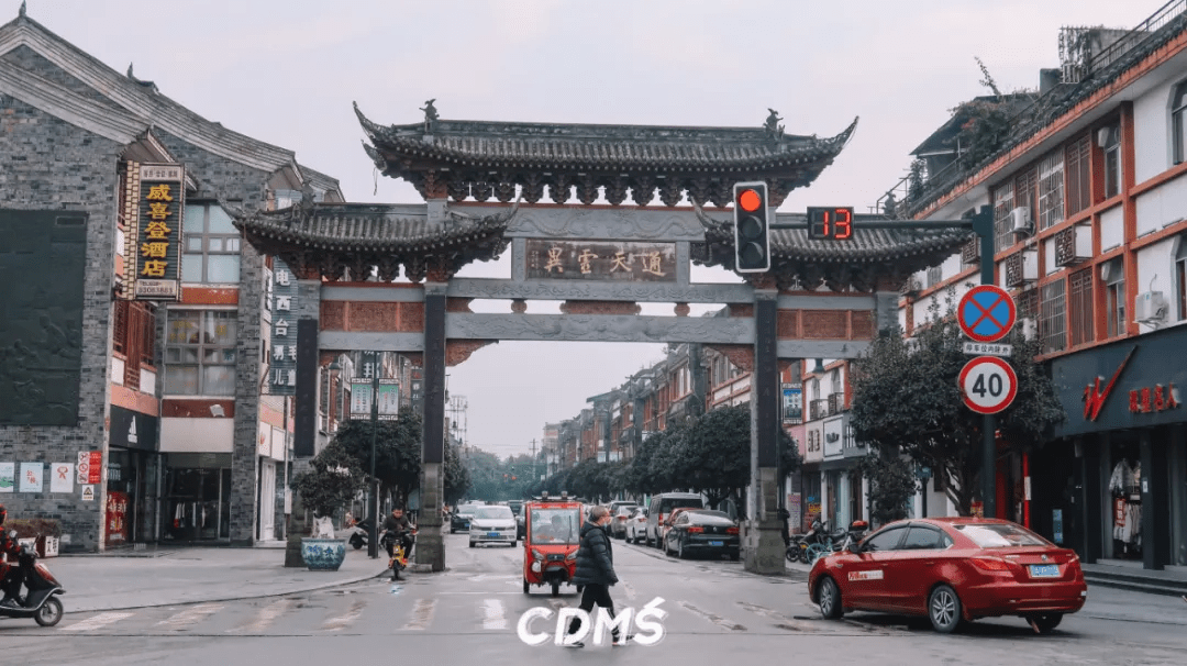 向全国安利新繁镇的叶儿耙老泡菜和缠丝兔